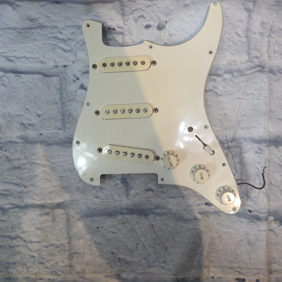 Fender Loaded Stratocaster Pickguard Pickups