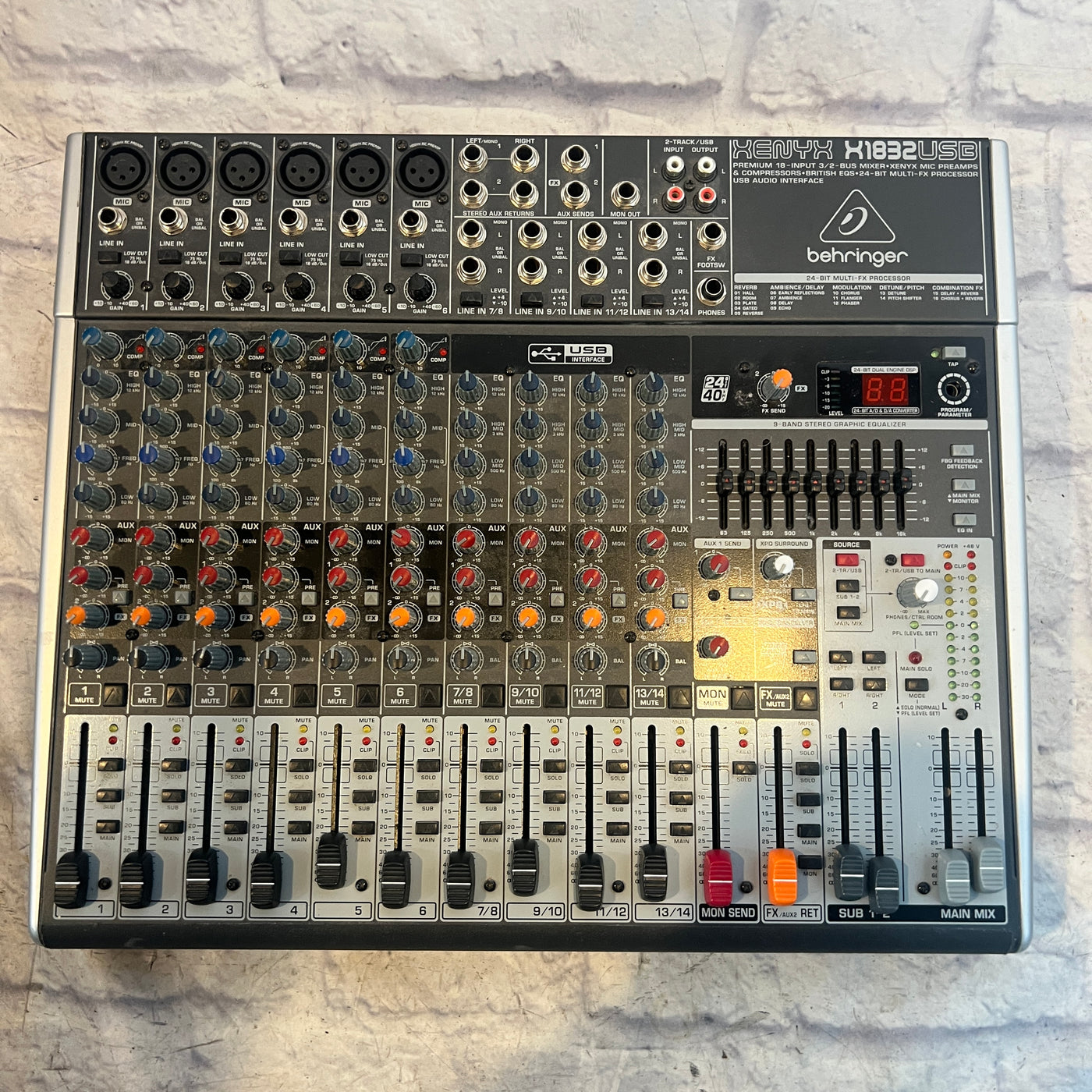 Behringer X1832USB 14 Channel Mixer with Effects