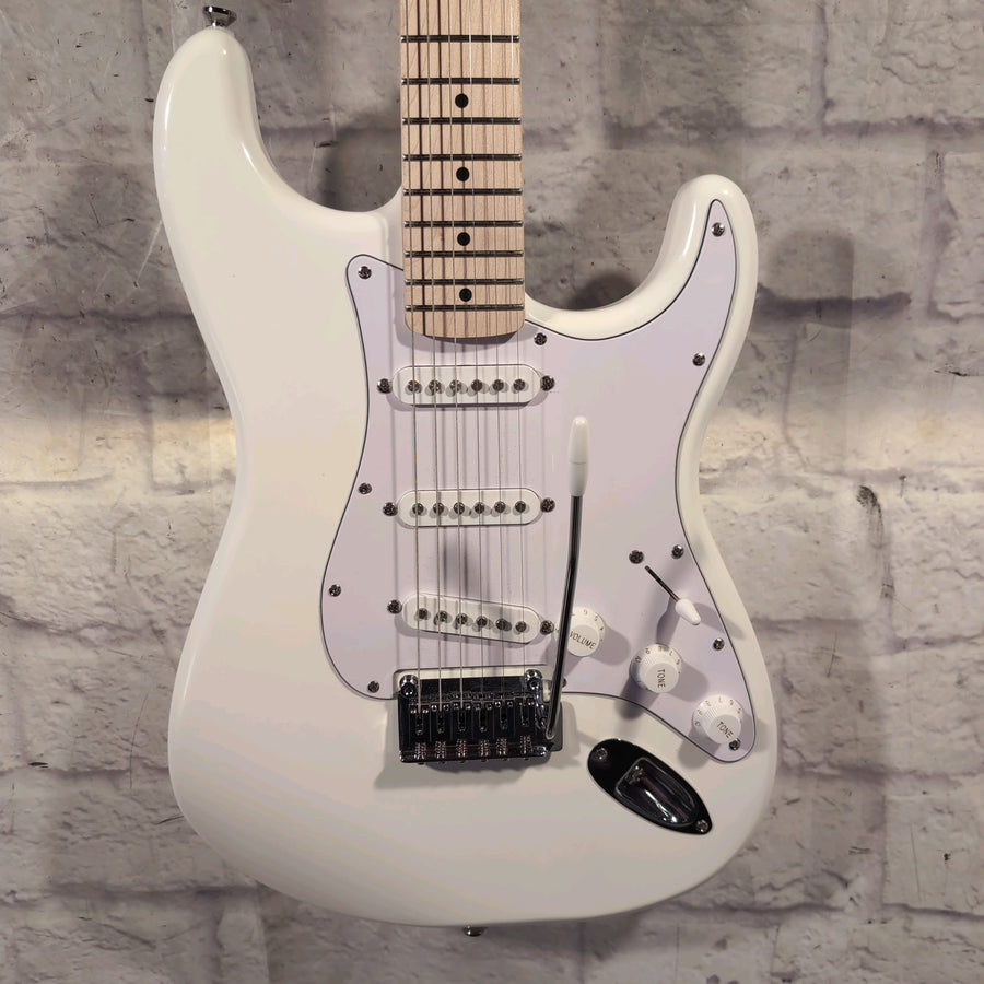 Squier Affinity Series Stratocaster Electric Guitar - Olympic White with Maple Fingerboard