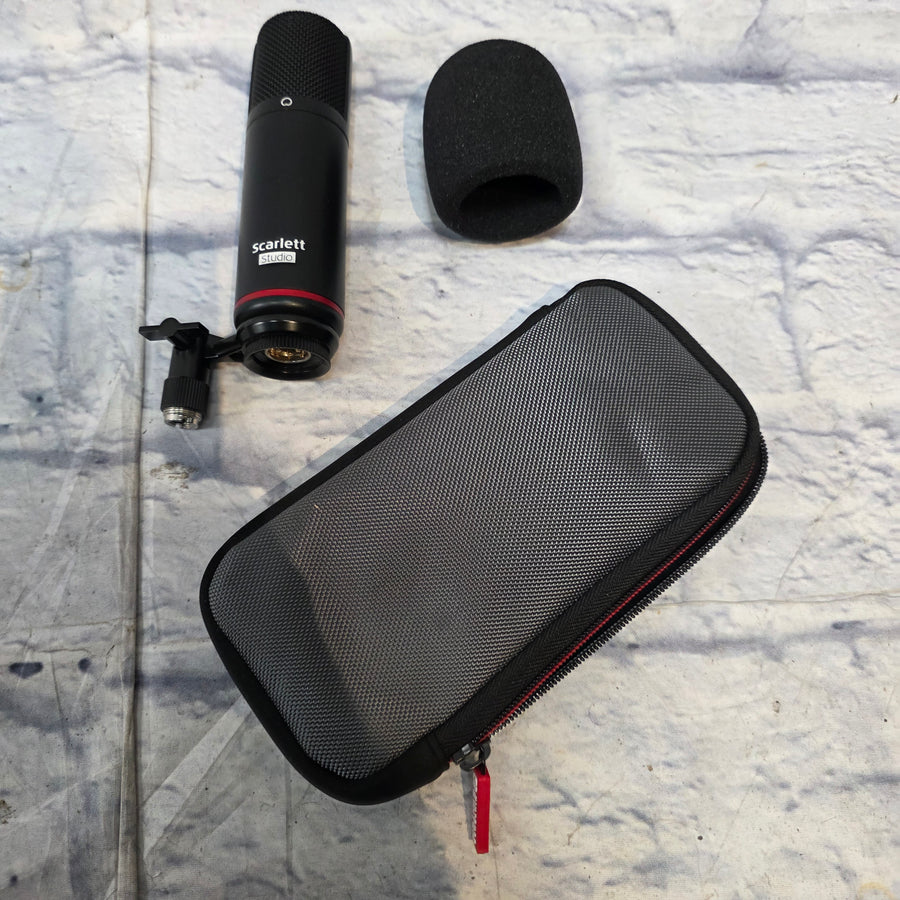 Focusrite Scarlett CM25 Condenser With Windscreen, Case, and Clip Microphone