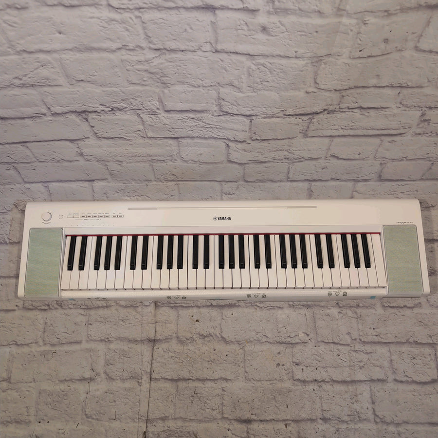 Yamaha Piaggero NP-15 61-Key Portable Keyboard With Power Adapter Regular White