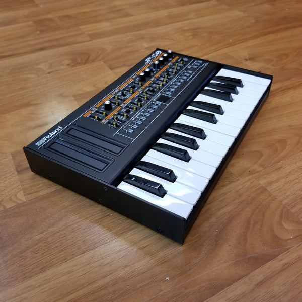 Roland Boutique Series JP-08 with K-25m Keyboard.