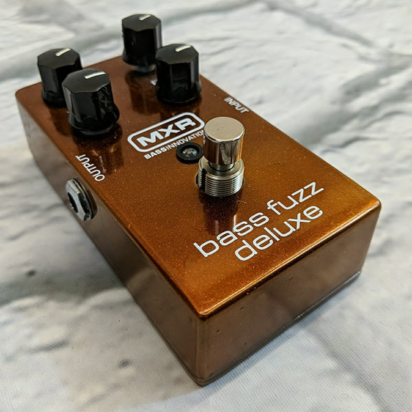 MXR Bass Fuzz Deluxe - Evolution Music