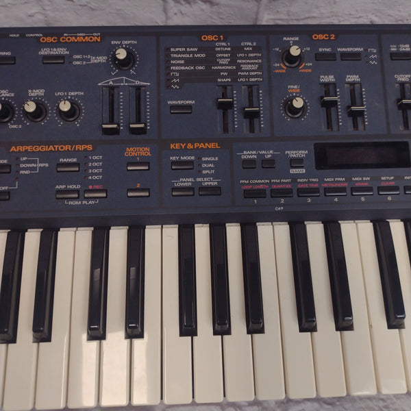 Roland JP-8000/YAMAHA SY77/ULTIMATEスタンド Roland JP-8000 photo gallery - Syntaur