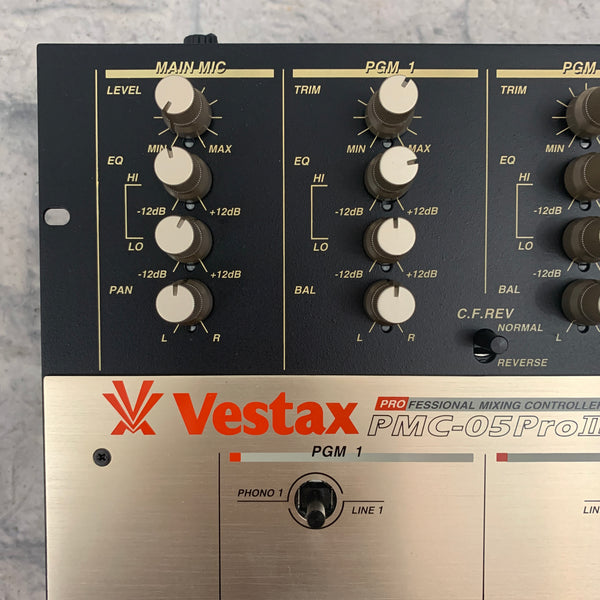 Vestax PMC-05PRO II DJミキサー Vestax PMC05PRO2 2-Channel Hip Hop/Scratch Mixer | zZounds