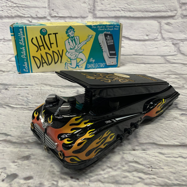 y*m様 ダンエレクト　Dan Electro DSD-1 SHIFT DADD Demo: Shift Daddy by Danelectro — Pedals and Effects