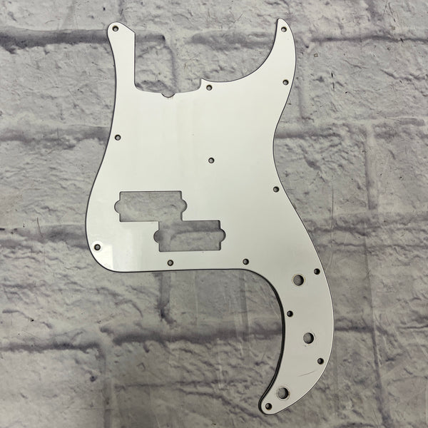 FENDER P BASS PICKGUARD Evolution Music
