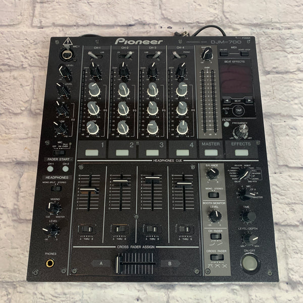 【完動品】Pioneer DJM-700 DJミキサー 本体、フライトケース Pioneer DJM-700 with Odyssey Flight Case - Evolution Music