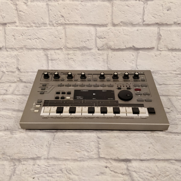 Roland MC-303 Groovebox Sequencer w Power Adapter