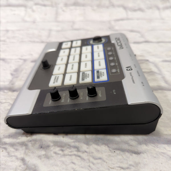 Zoom V3 Vocal Processor - Evolution Music