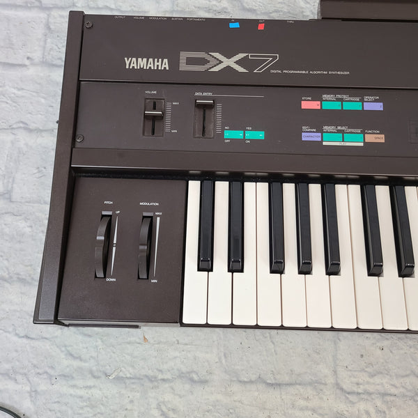Yamaha DX7 Digital Programmable Algorithm Synthesizer w/ RAM carts u0026 B -  Evolution Music