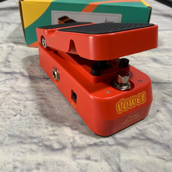 Donner Vowel Wah Volume Pedal w/ Box