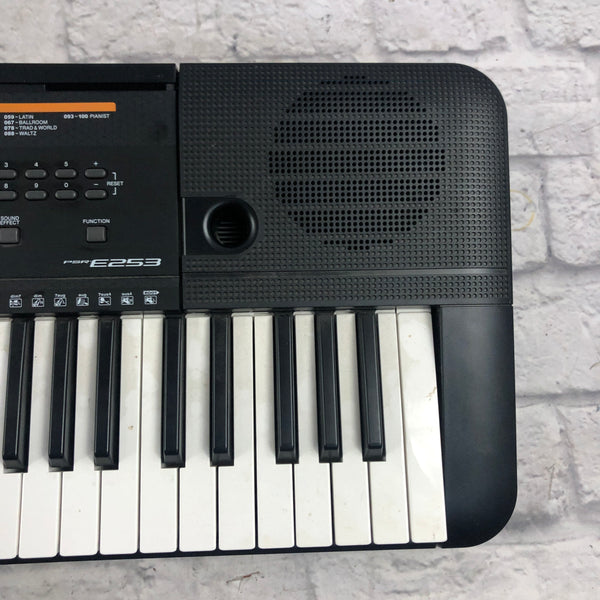 Yamaha PSR-E253 61-Key Electronic Keyboard - Evolution Music