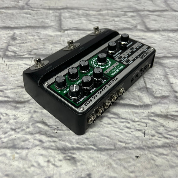 Boss RE-202 Space Echo Delay Pedal - Evolution Music