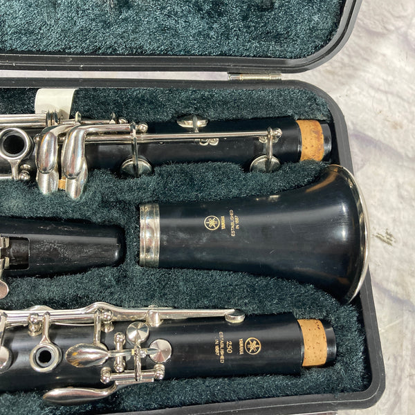 Yamaha YCL-250 Clarinet w/ Case - Evolution Music