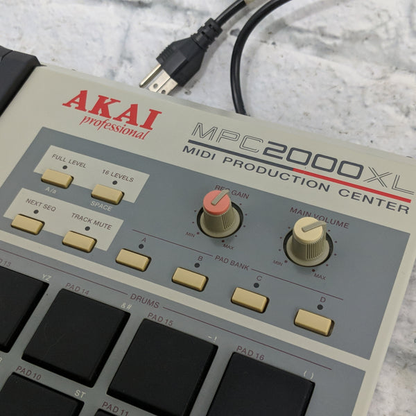 Akai MPC2000XL Midi Production Center - Evolution Music