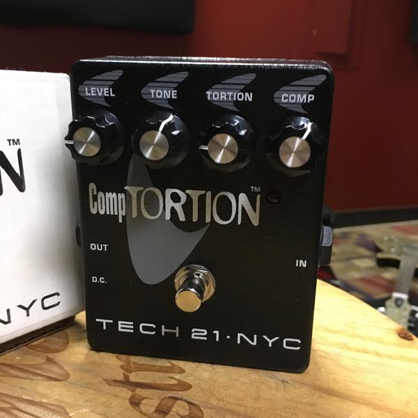 comptortion pedal Tech 21 Comptortion Distortion Compressor Pedal