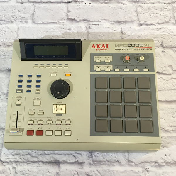 AKAI MPC2000XL  名機！液晶明るい！ジップディスク難有り 今でも使える？現役のMPC 2000 XLのレビュー - tamulog