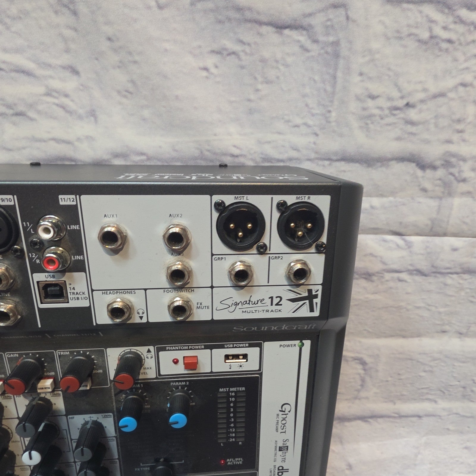 Soundcraft Signature 12 Mixer