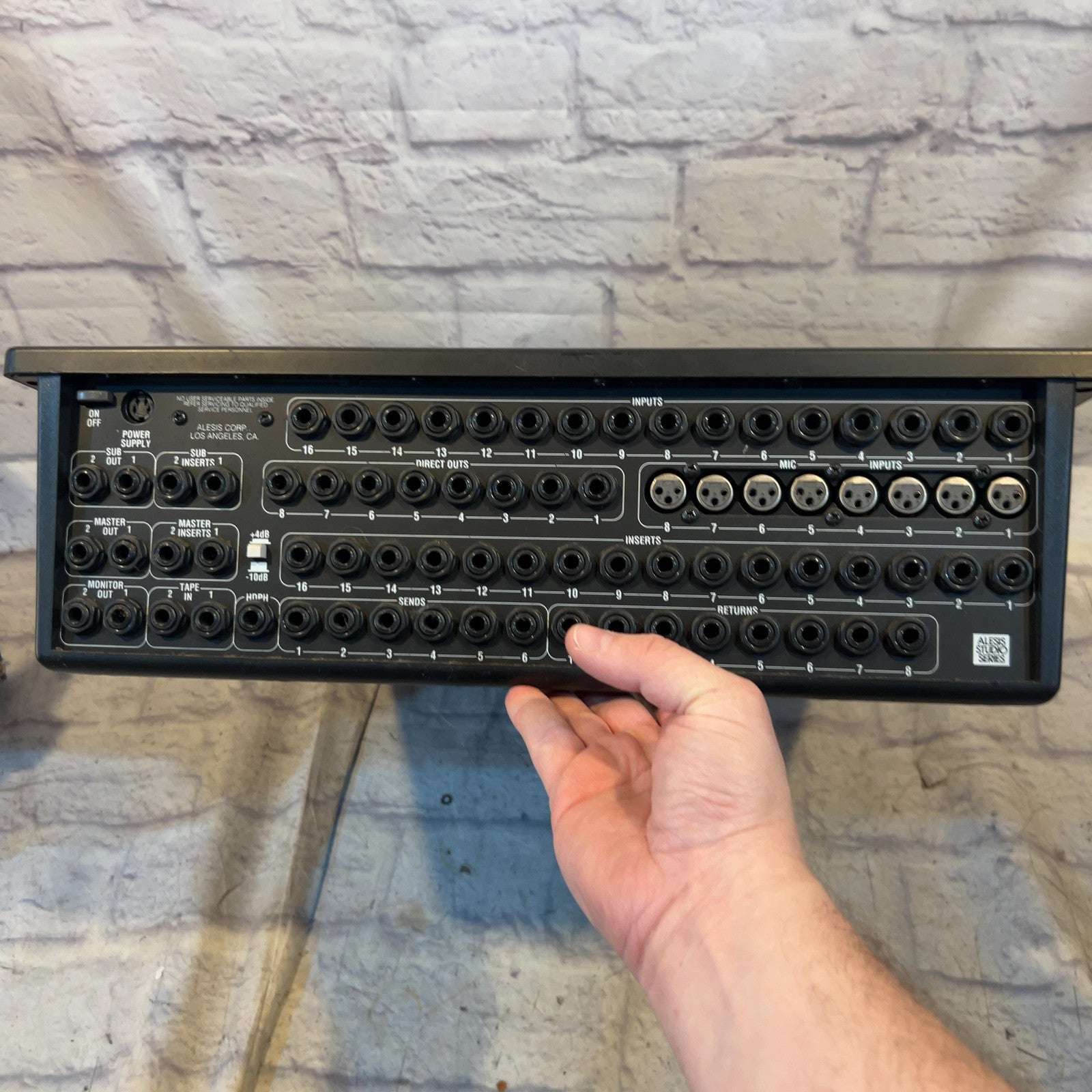 Alesis 1622 16 Channel Mixer
