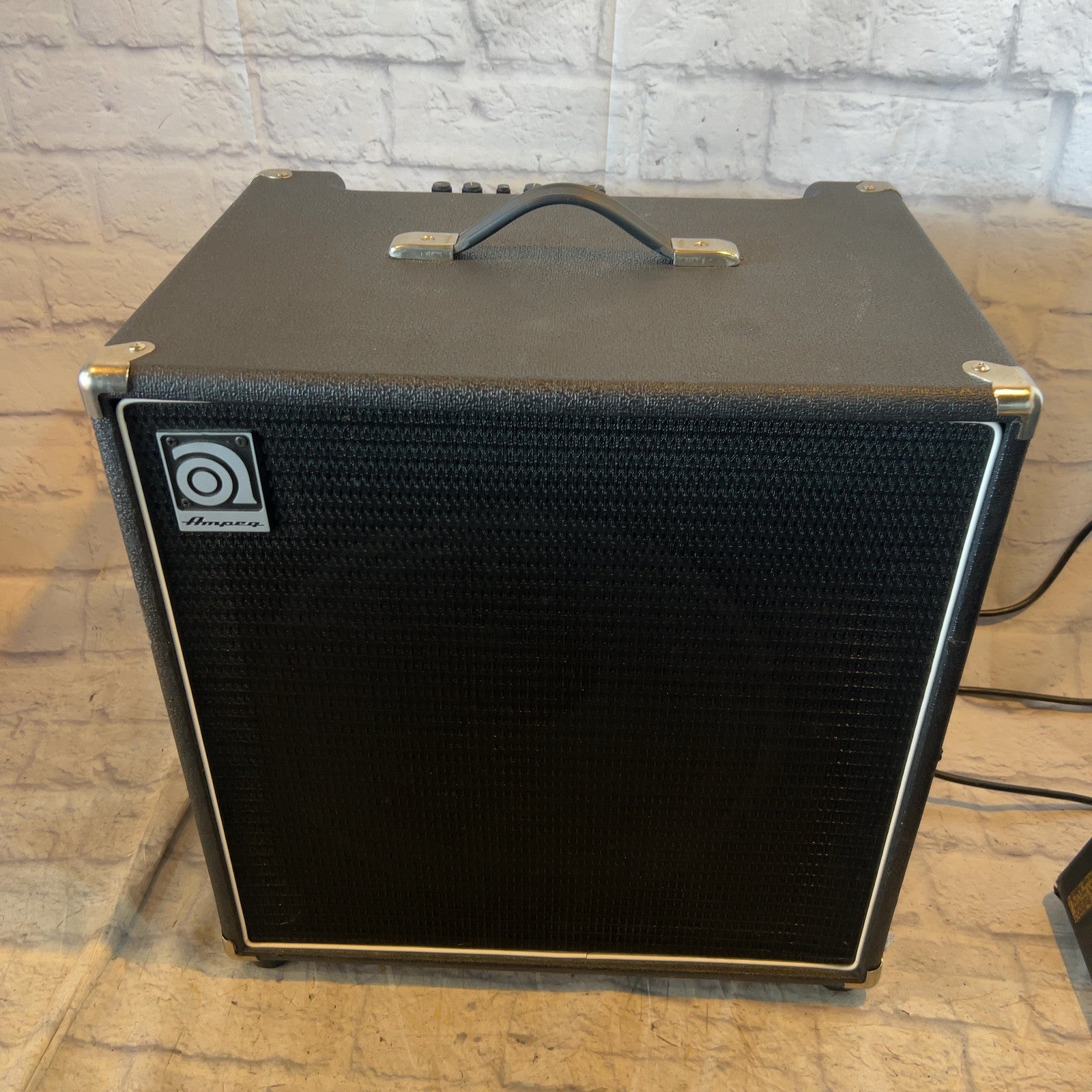 Ampeg BA115 V1 USA Made Bass Guitar Combo Amp