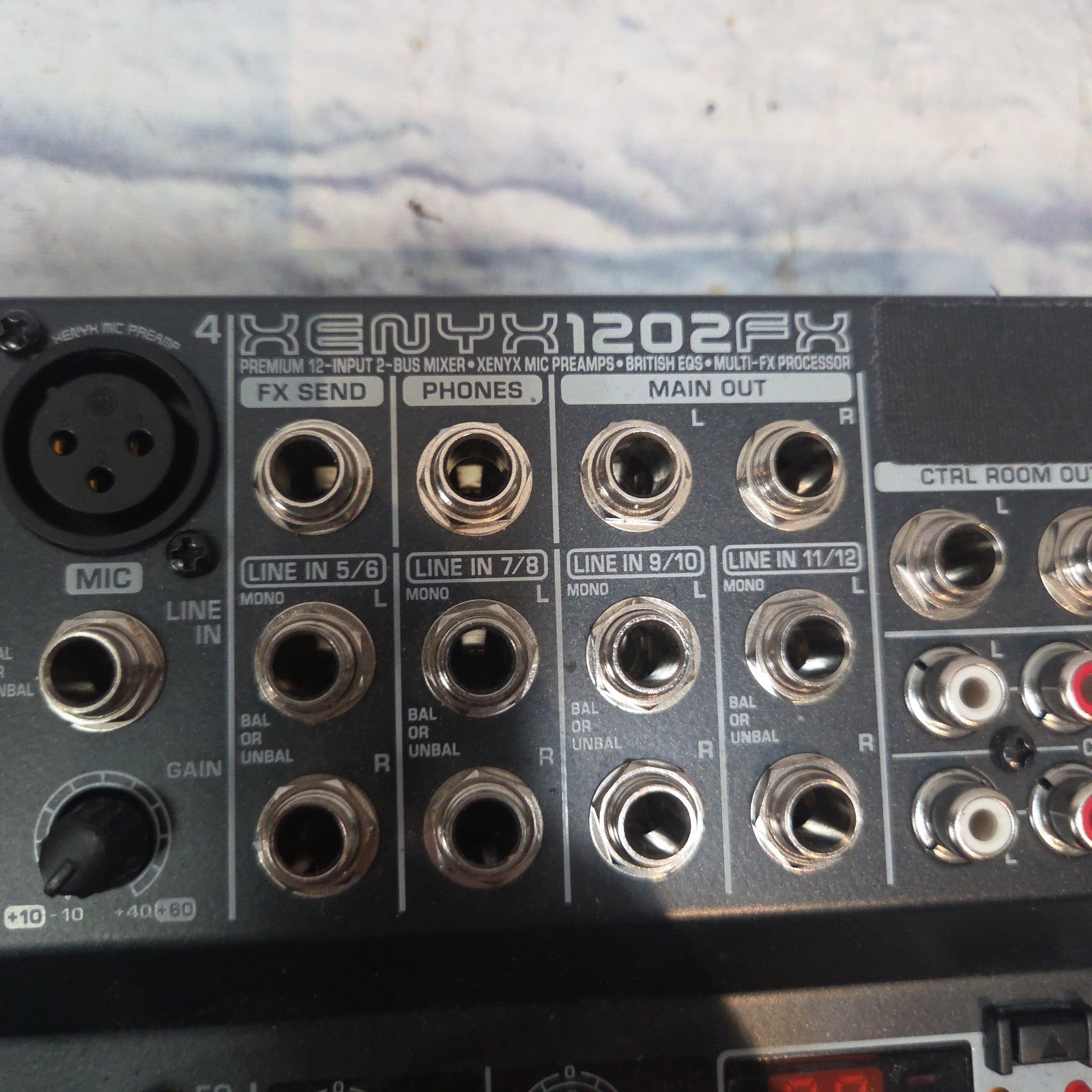 Behringer XENITH 1202FX Mixer