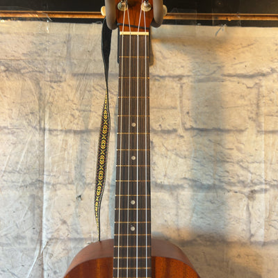 Makala MK-B Baritone Ukulele with Gig Bag Ukuleles