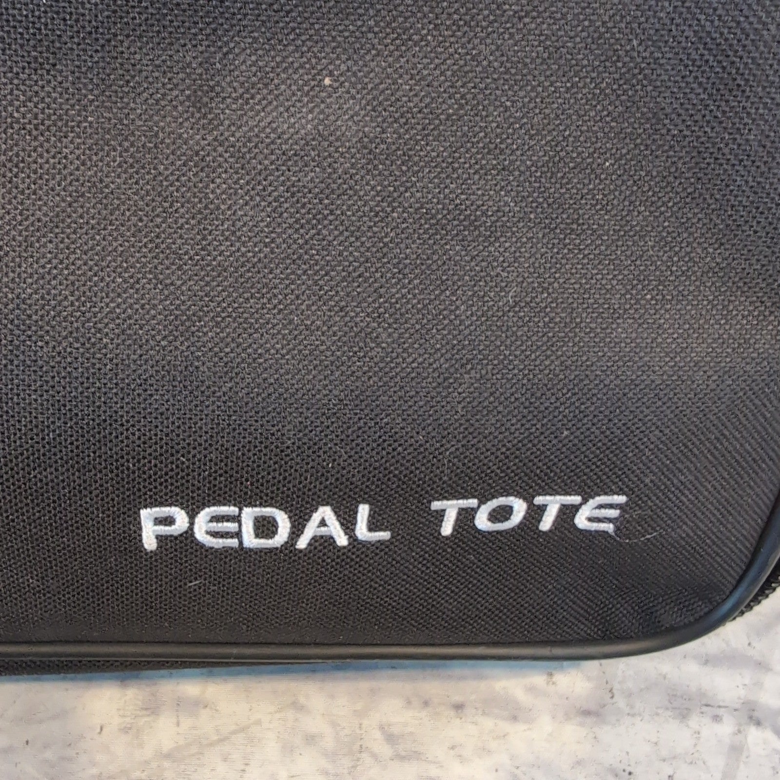 Gator Pedal Tote Pedal Board with Power Supply and Bag