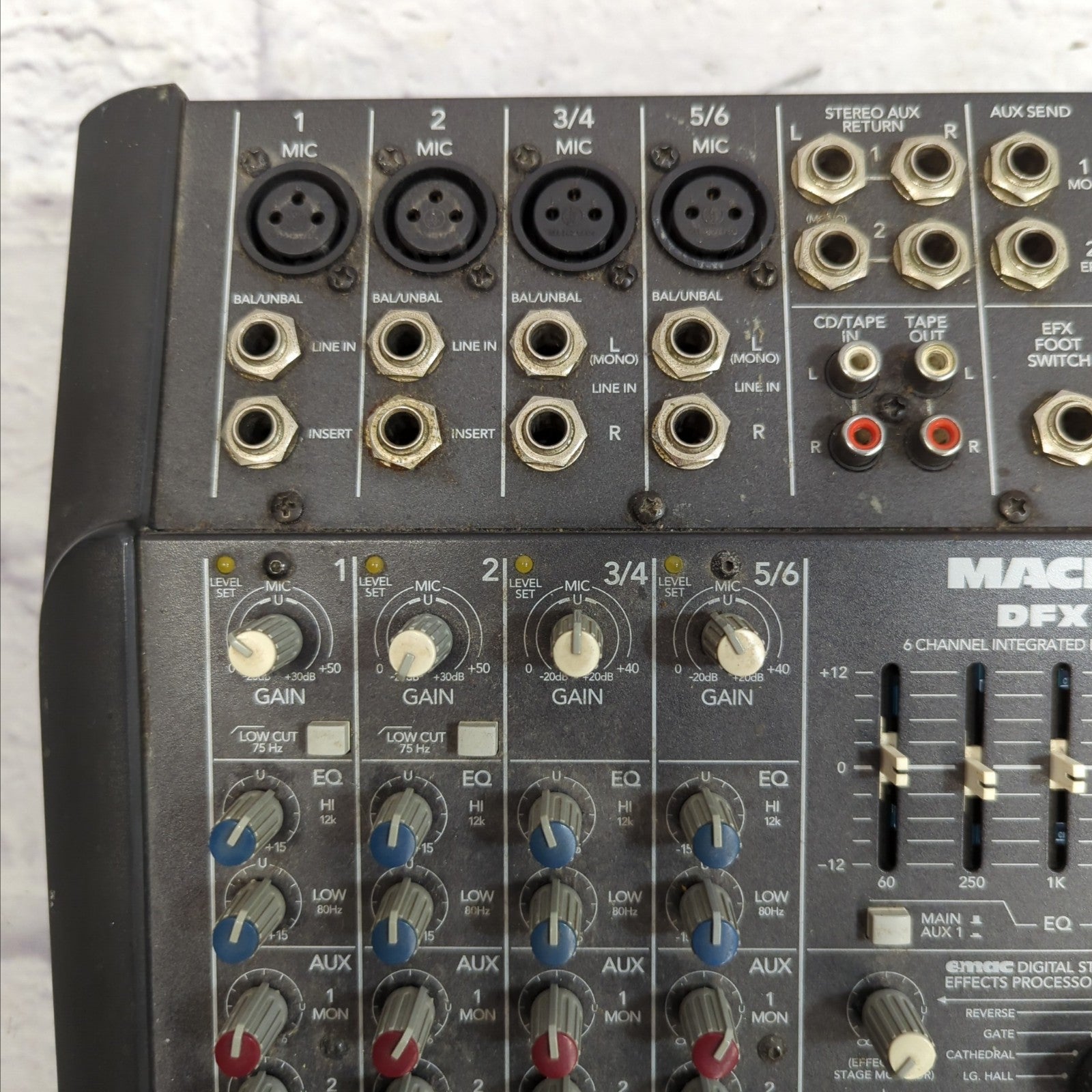 Mackie DFX6 6-Channel Mixer - Evolution Music