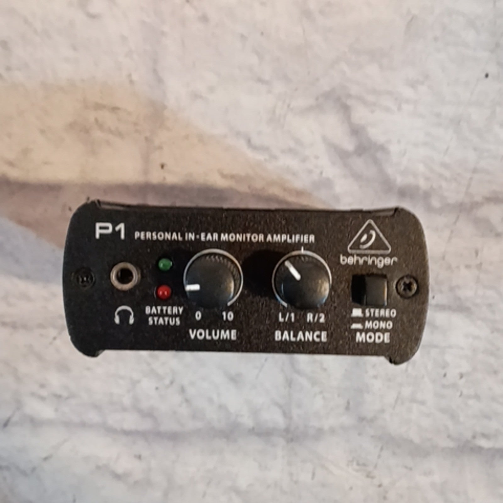 Behringer P1 Headphone Amp