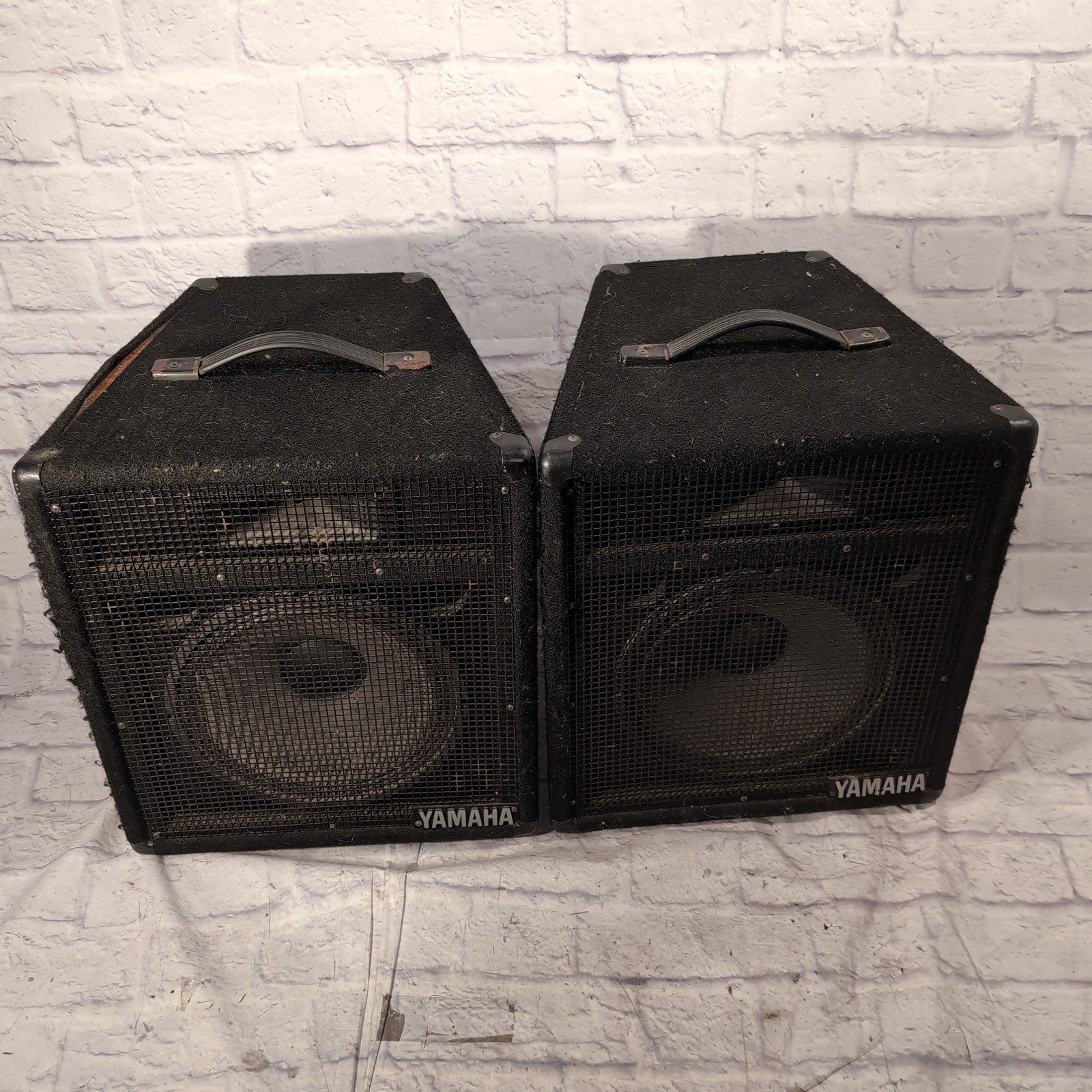 Yamaha SP-12 400W Passive Speaker Pair