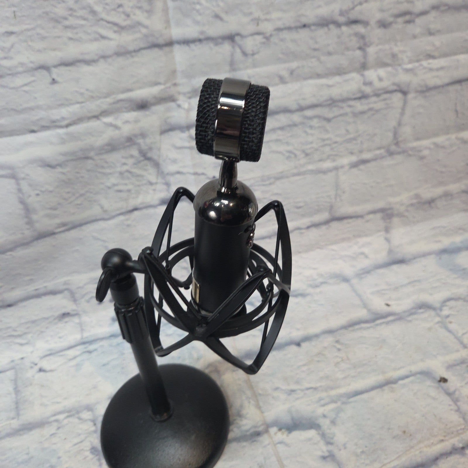 Blue "Blackout" Spark SL Large Diaphragm  Microphone