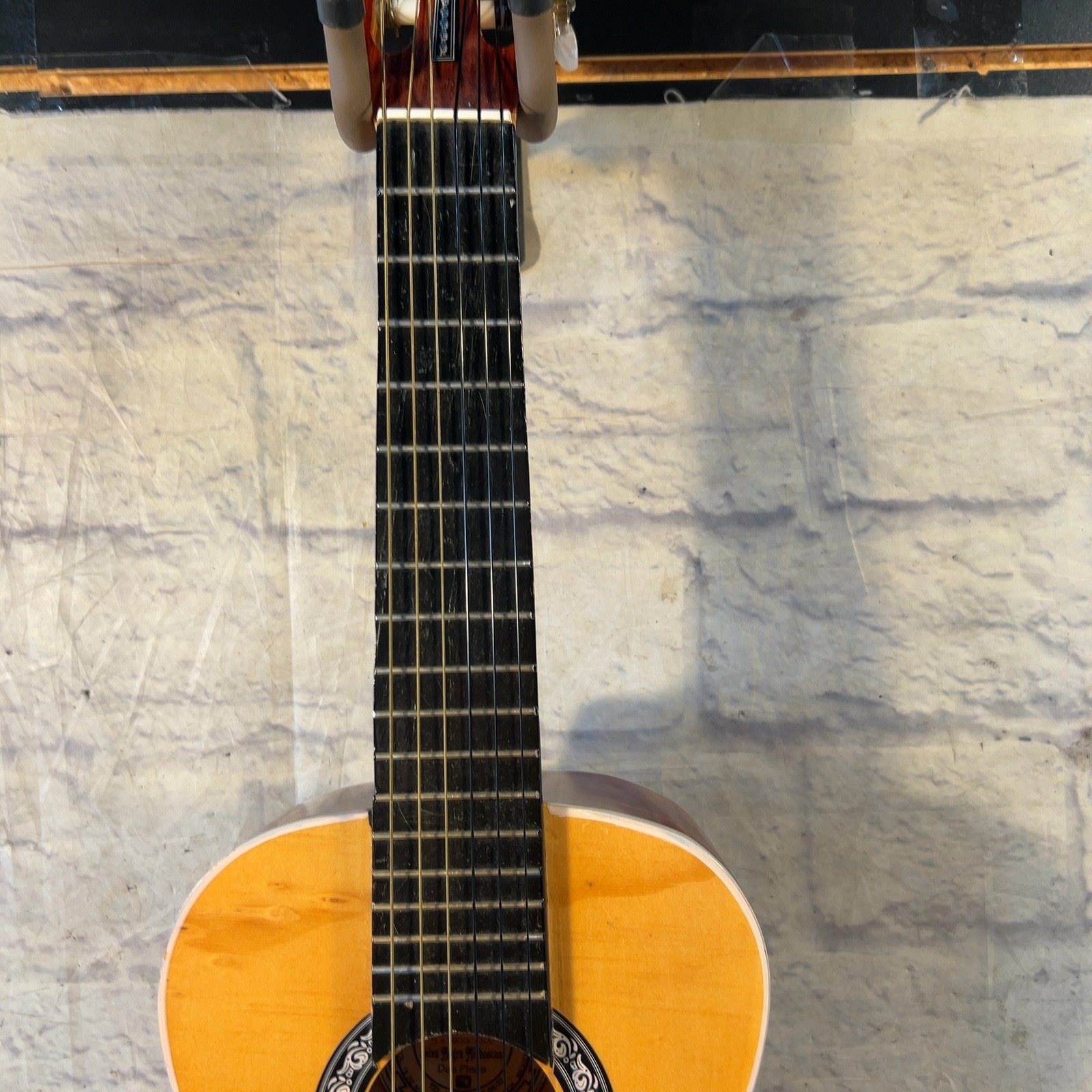 Dos Pinos Paracho Michoacana Guitarras de Calidad Unknown Model Small Requinto
