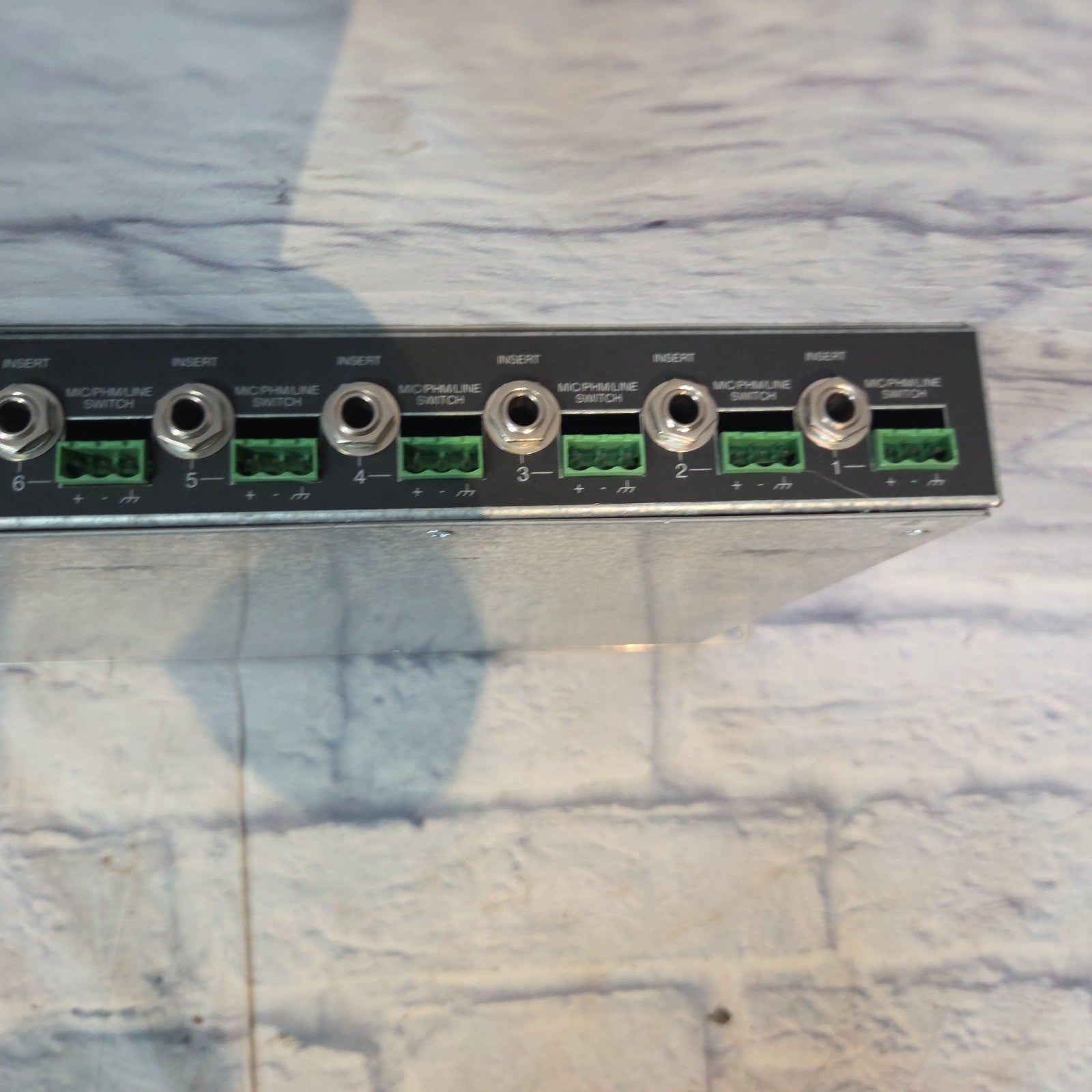 Shure SCM 800 Rack EQ