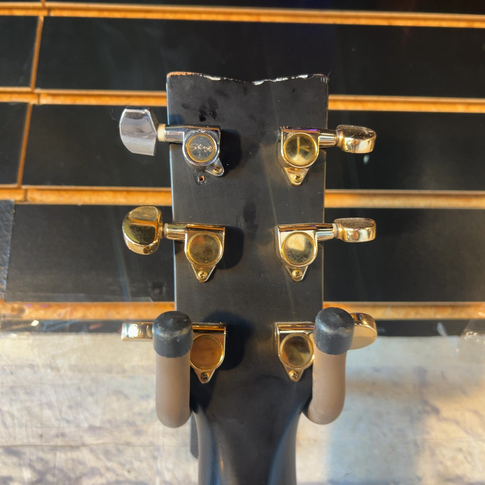 Yamaha F335 Acoustic Guitar