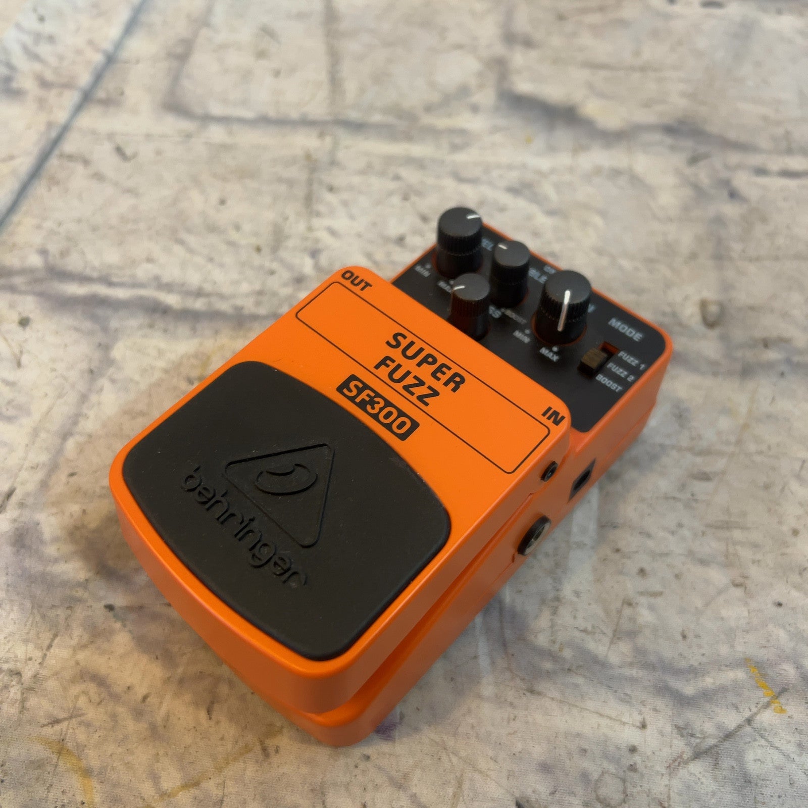 Behringer SF300 Fuzz Pedal