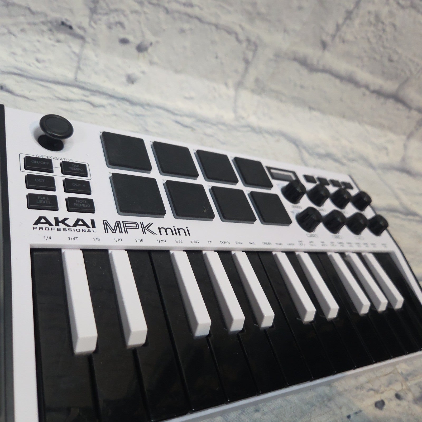 Akai MPK mini (black and white) Controller