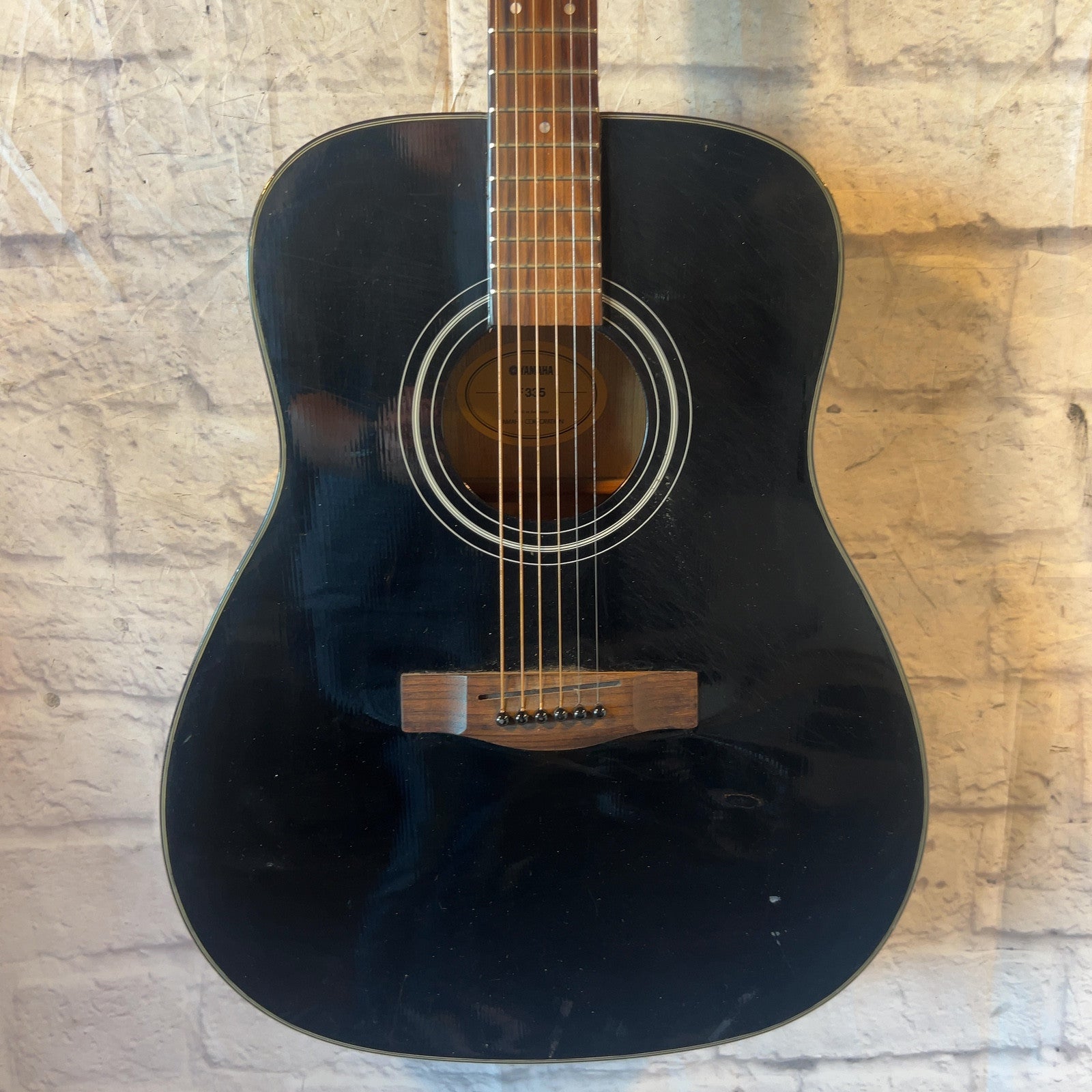 Yamaha F335 Acoustic Guitar