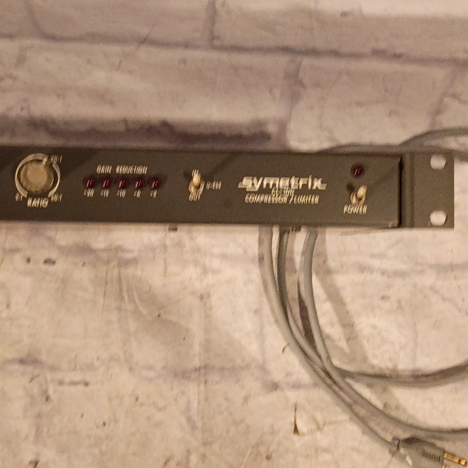Symetrix CL-100 Compressor