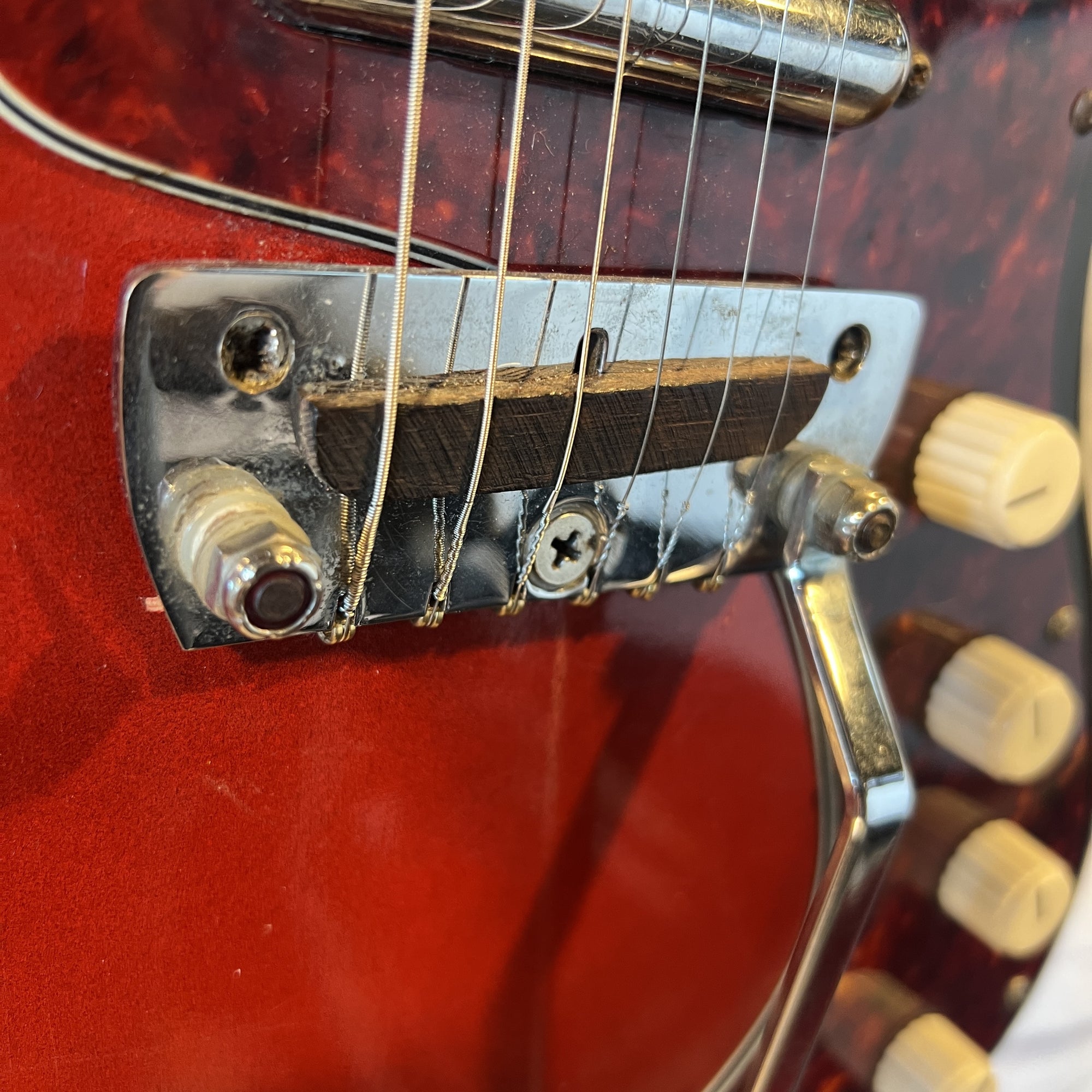Silvertone Hornet Model 1450 Vintage Lipstick Guitar with Case