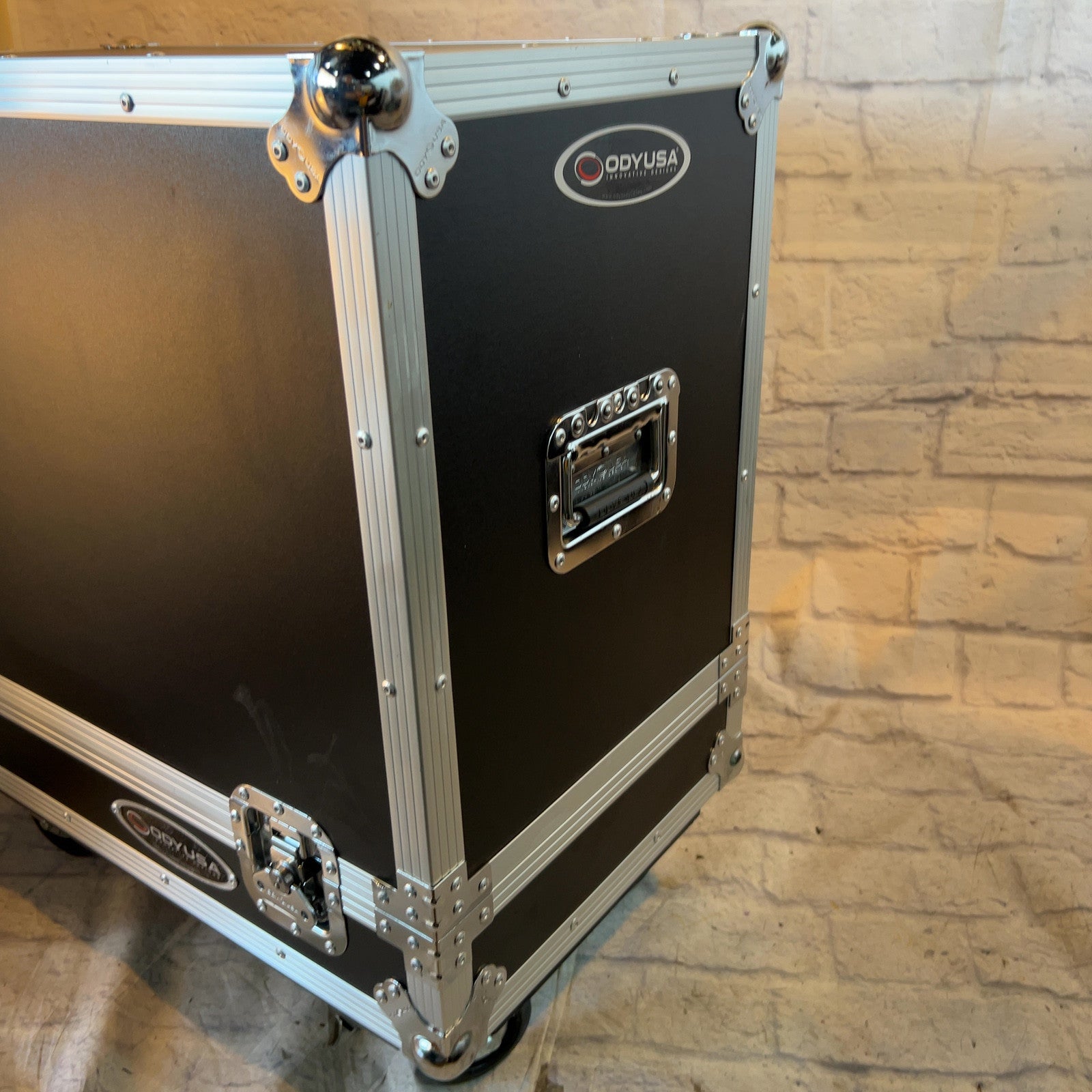 Odyssey FZGC112W 1x12 Guitar Combo Amp Flight Case with Casters