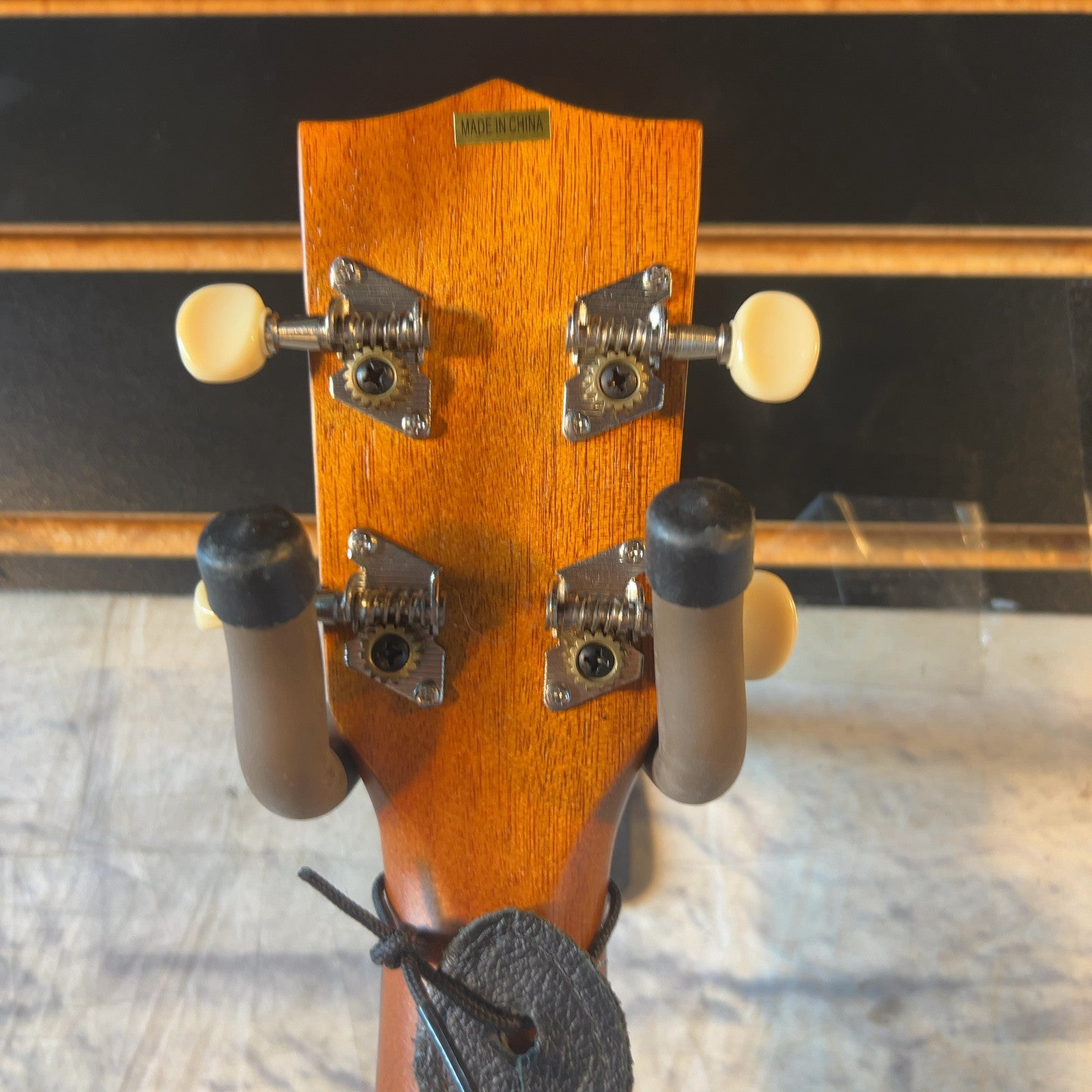 Makala MK-B Baritone Ukulele with Gig Bag Ukuleles