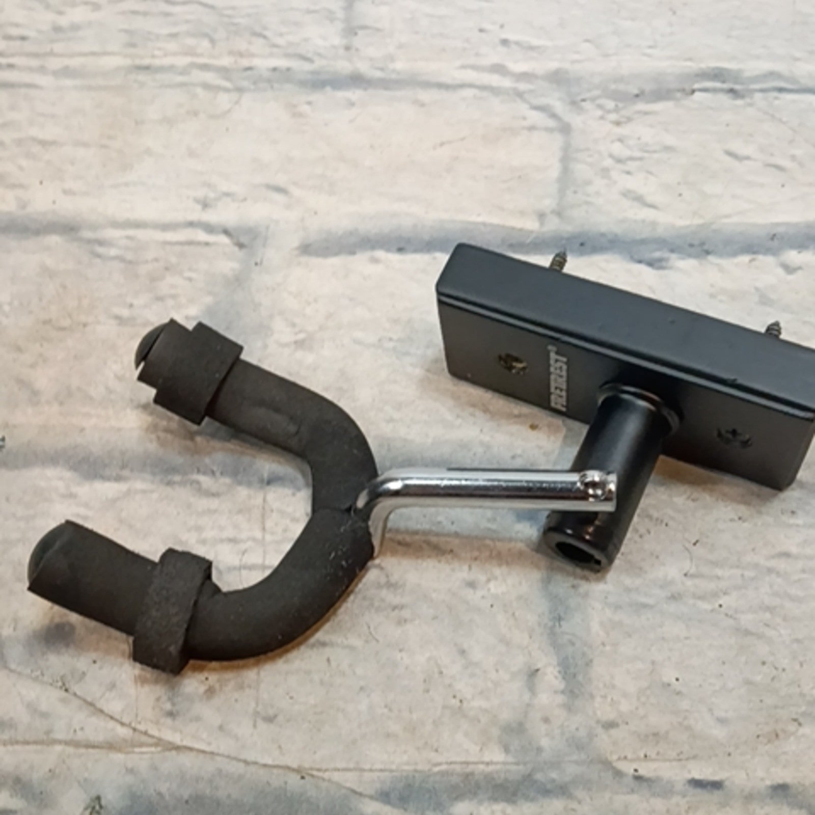 Fretrest Wall Guitar Hanger GH1BK