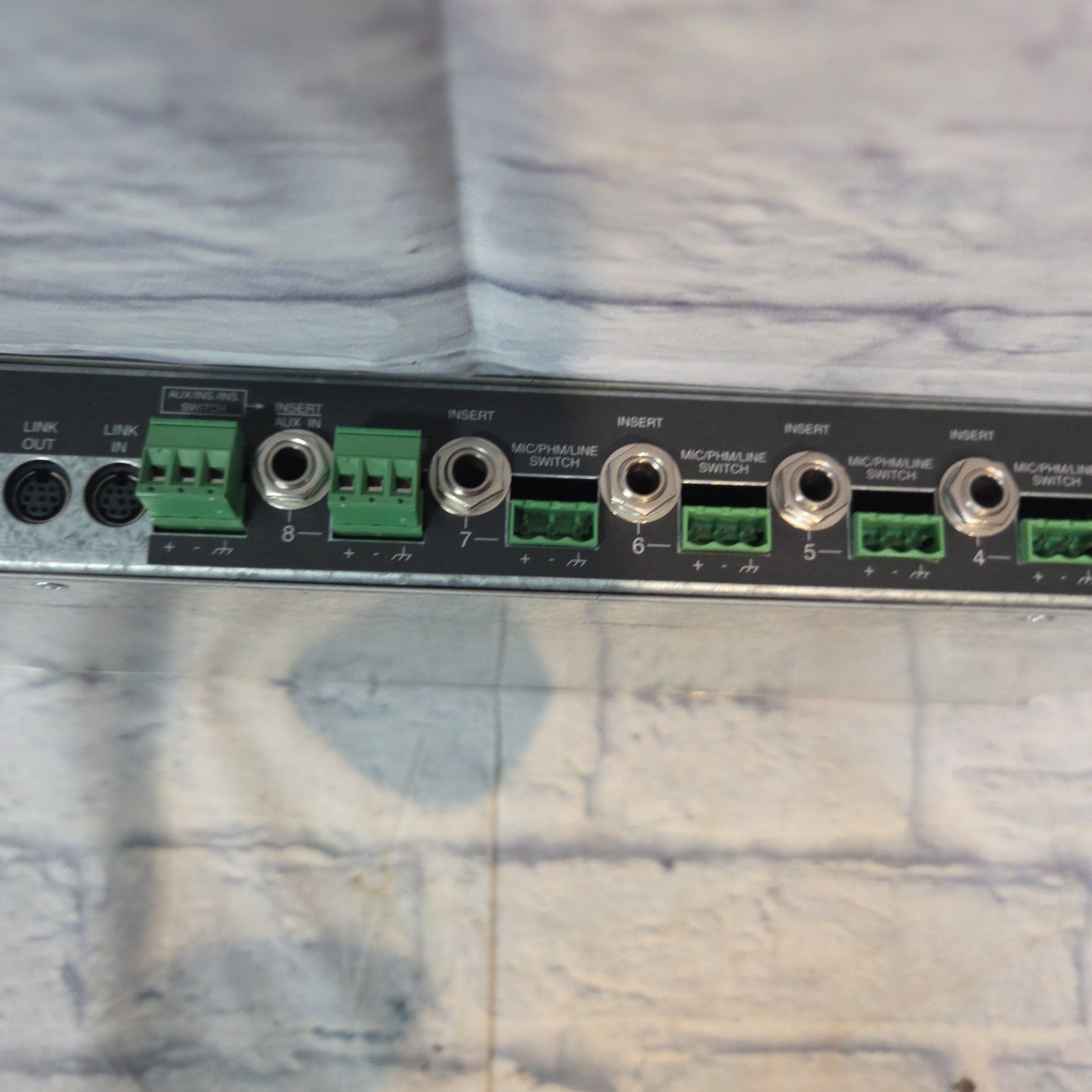 Shure SCM 800 Rack EQ