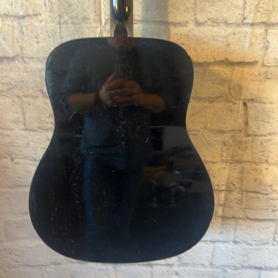 Yamaha F335 Acoustic Guitar