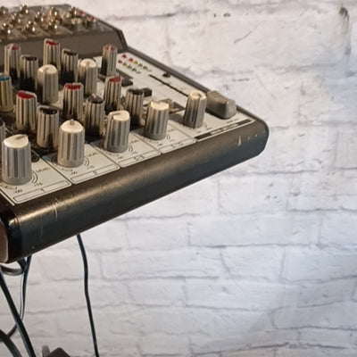 Behringer Xenyx1002 Powered Mixer