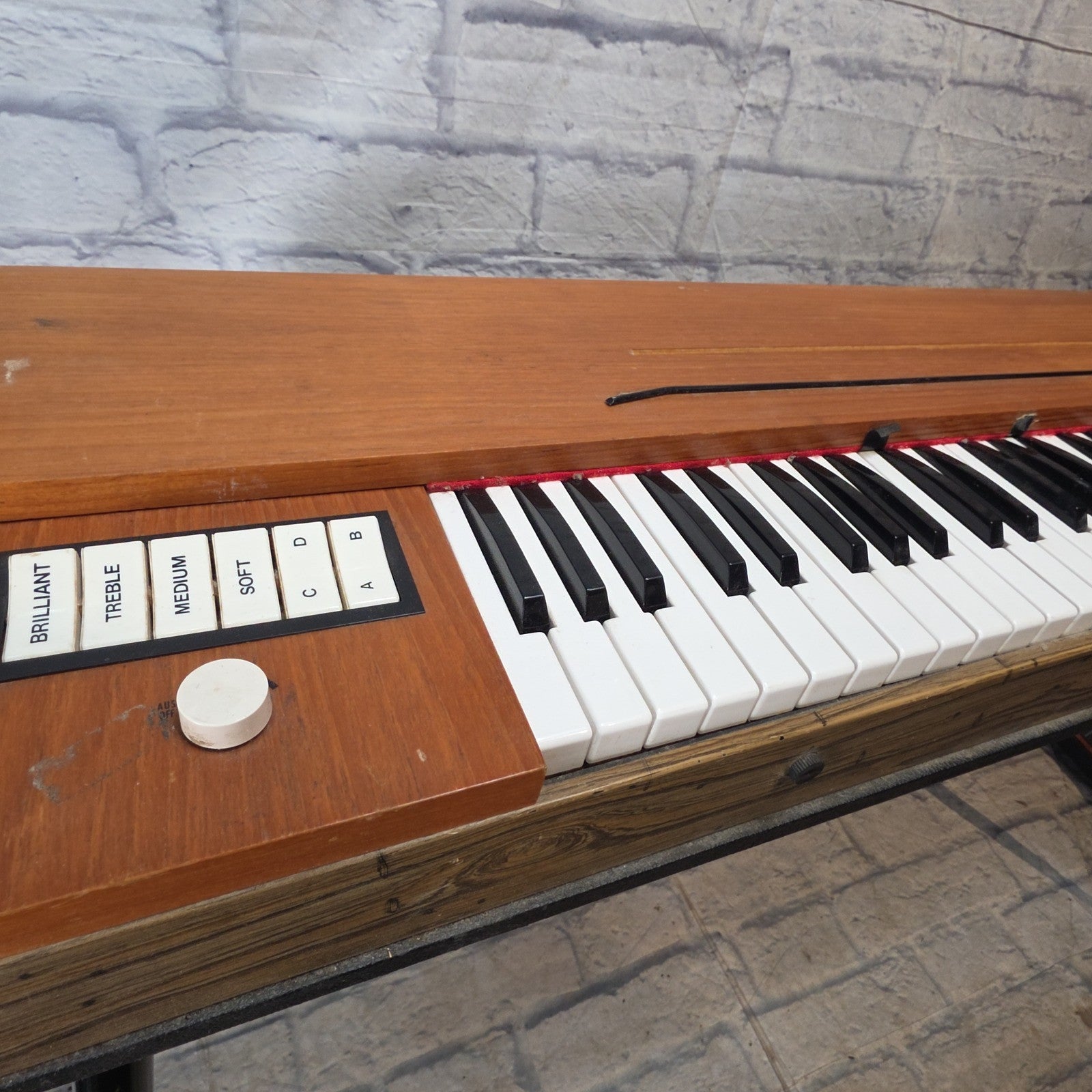 Hohner Clavinet D6 Analog Synth