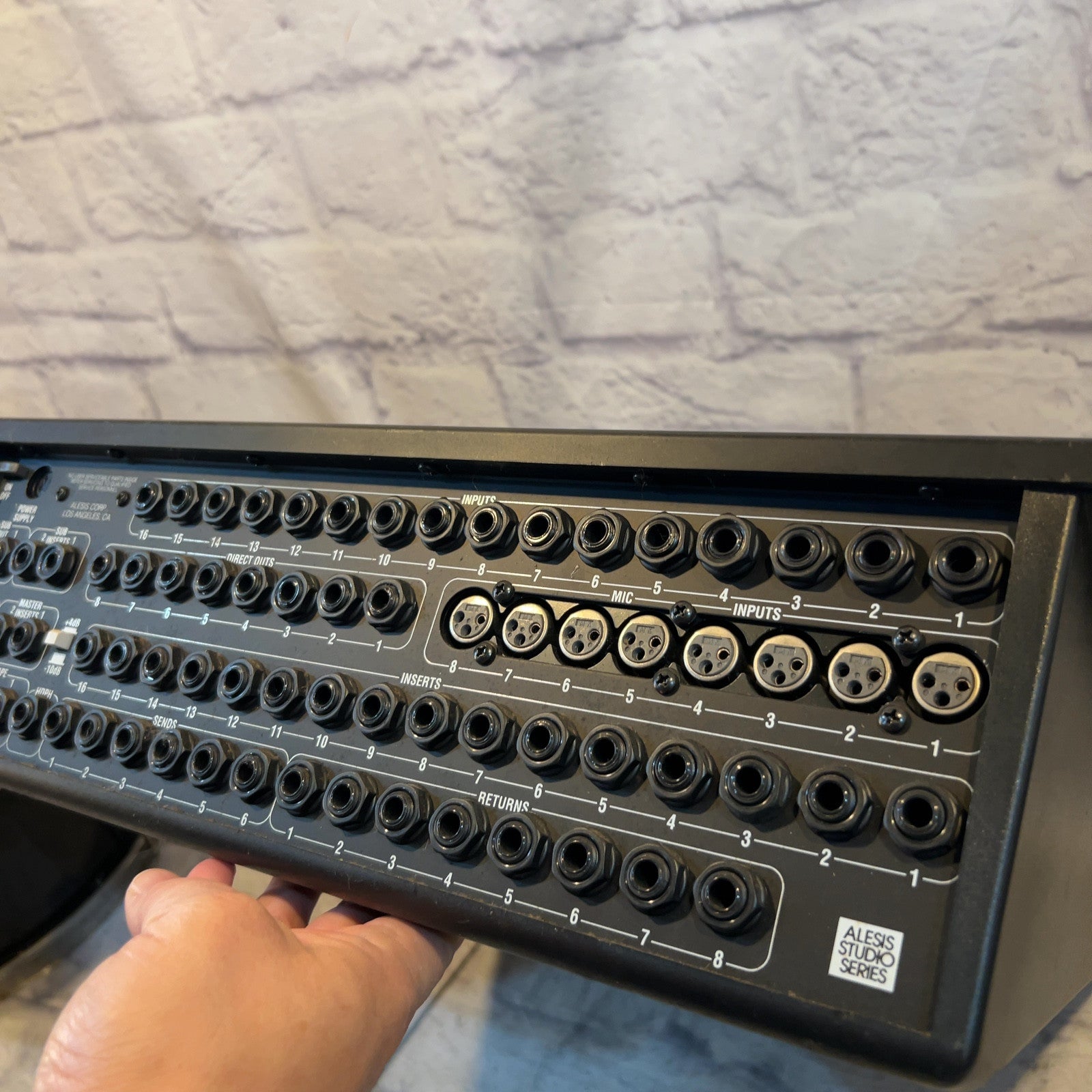 Alesis 1622 16 Channel Mixer
