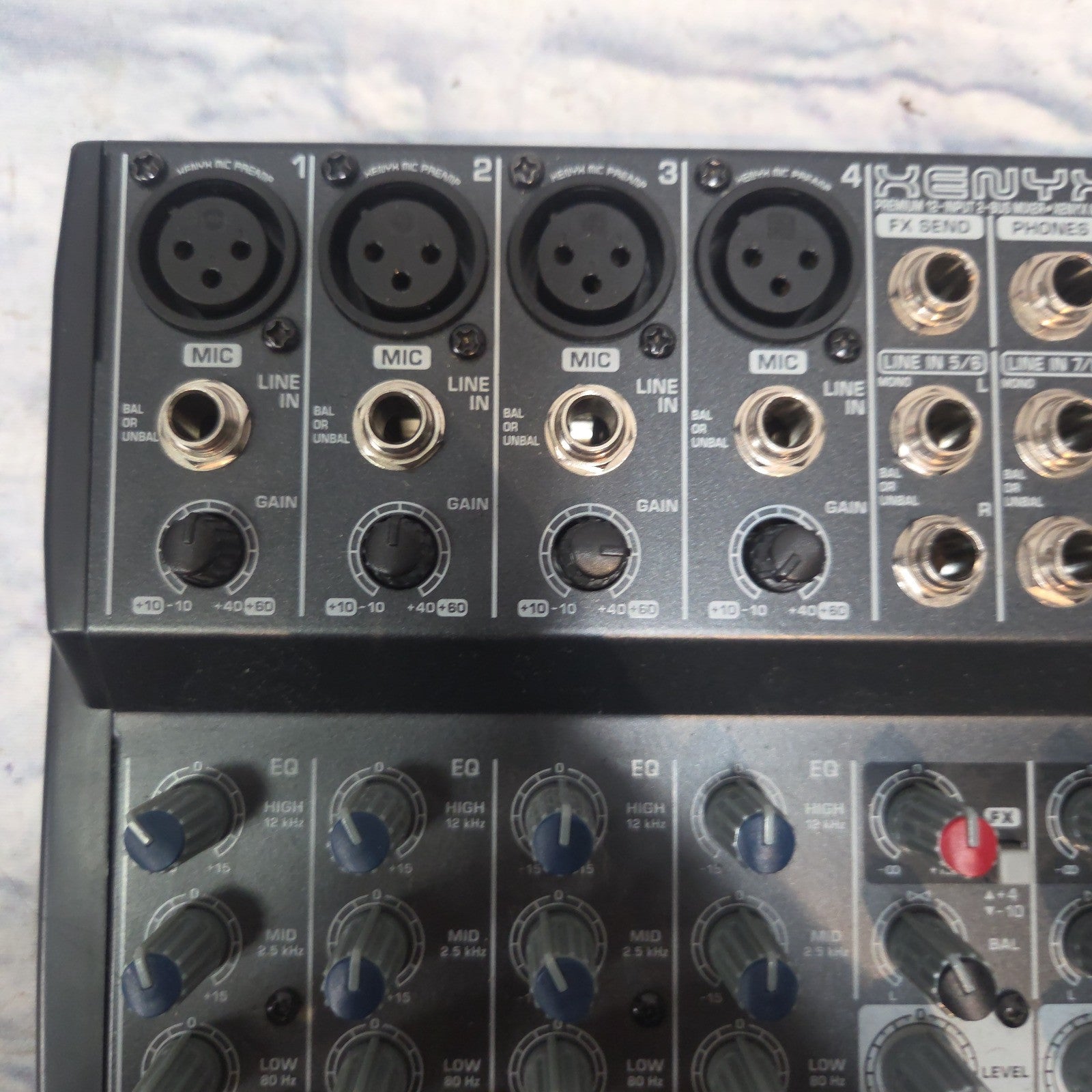 Behringer XENITH 1202FX Mixer
