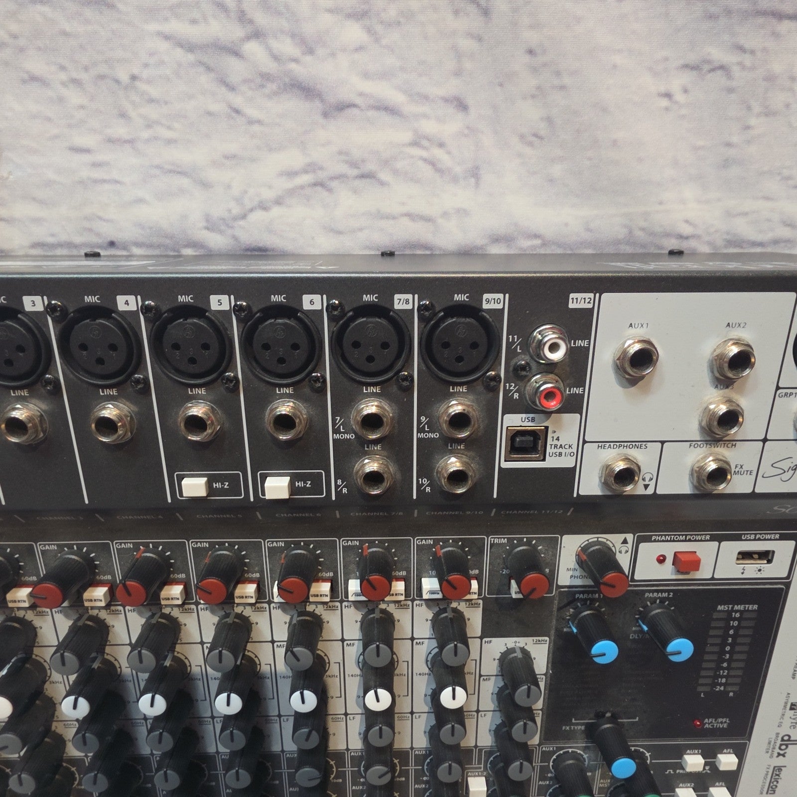 Soundcraft Signature 12 Mixer